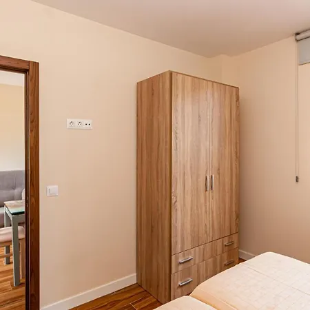 Apartman Apto Ciervo Gigante 5 *